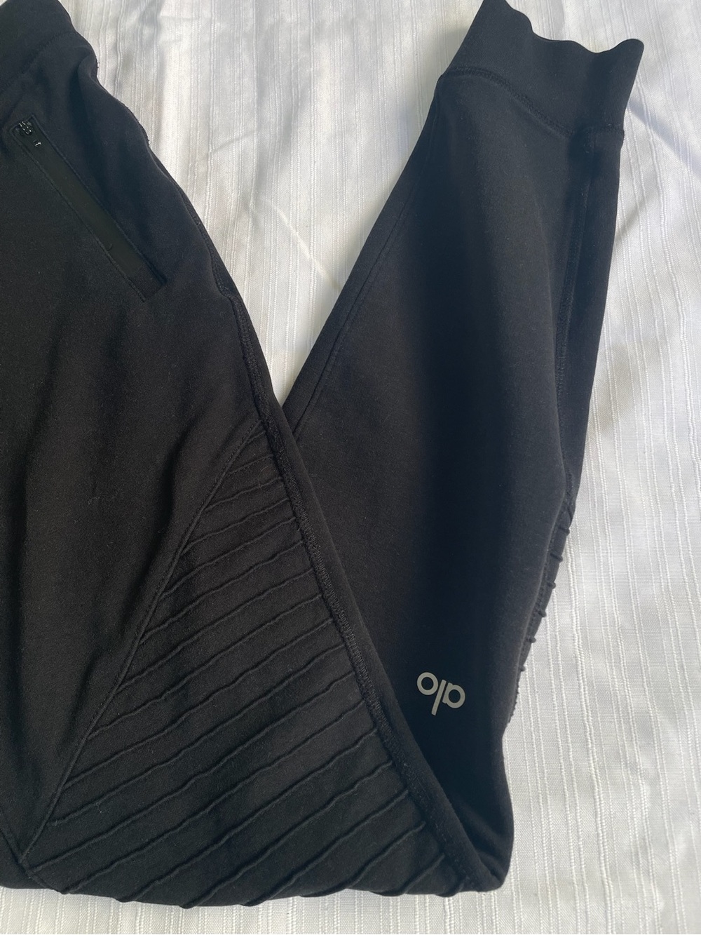 ALO Yoga Black Joggers size XS